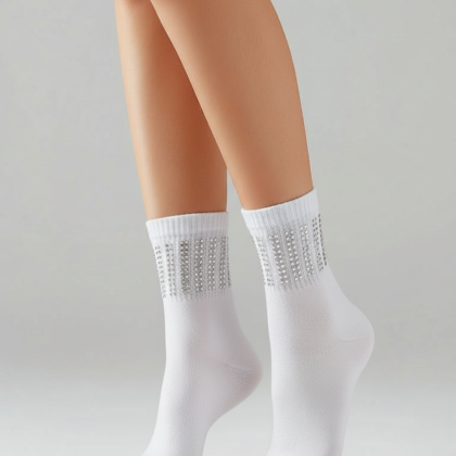 Meias de Cano Médio com Aplicações de Strass